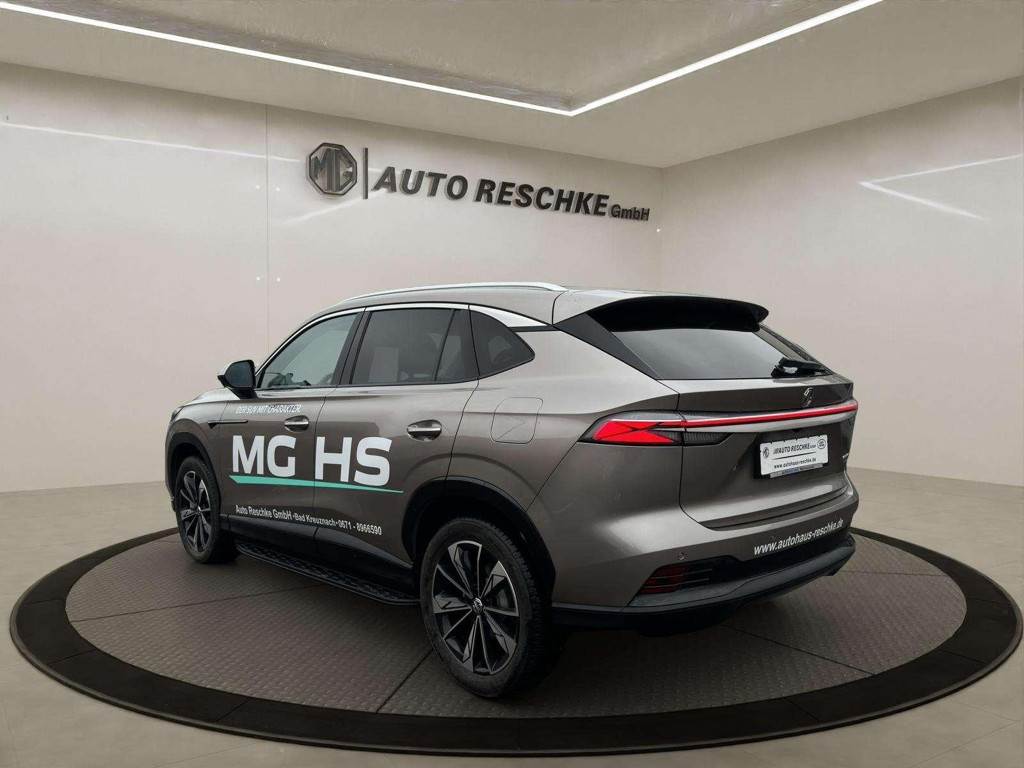 MG HS