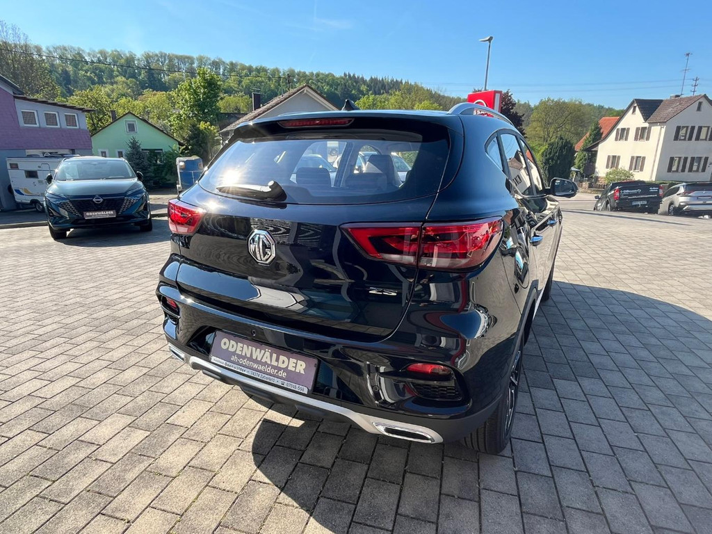 MG ZS
