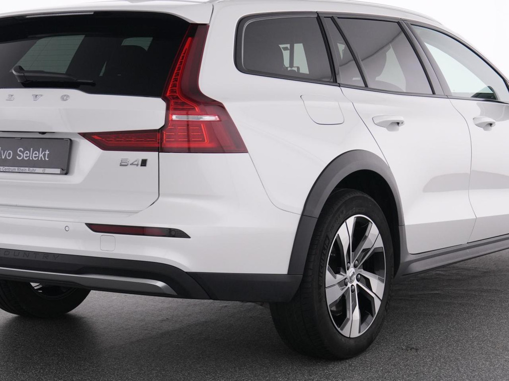 Volvo V60 Cross Country AWD Plus