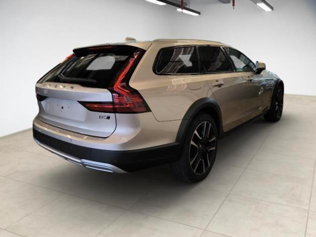 Volvo V90 Cross Country
