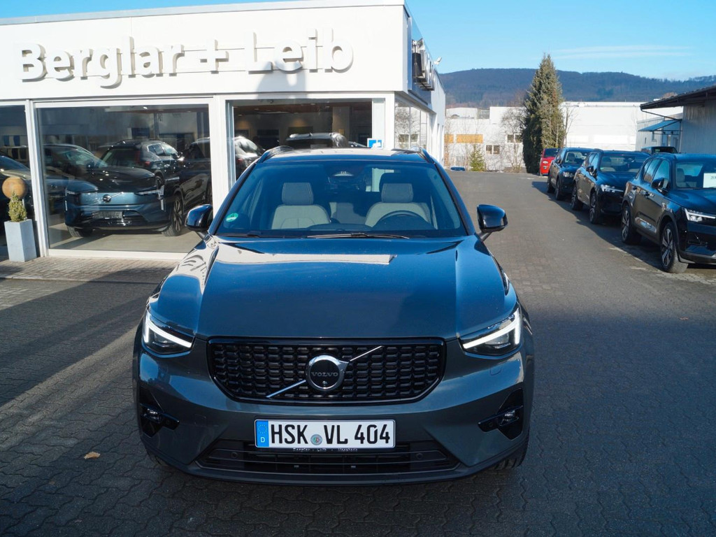 Volvo XC40 Plus Dark