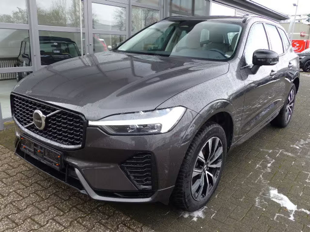 Volvo XC60 Plus Dark