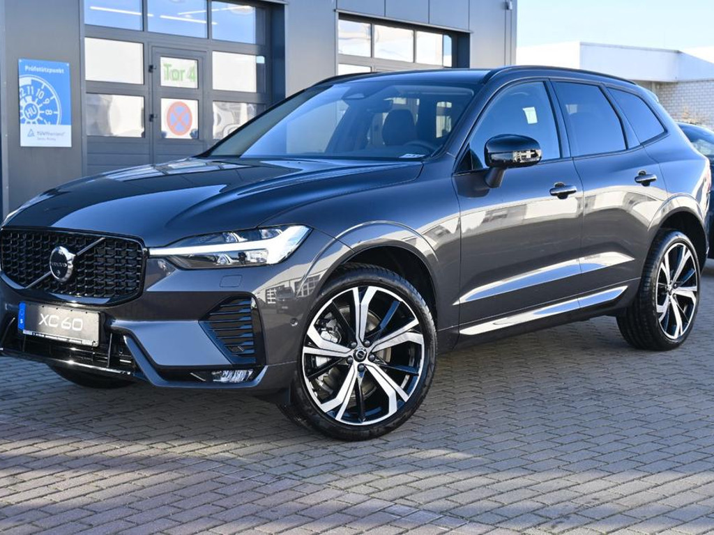 Volvo XC60 AWD Plus Dark