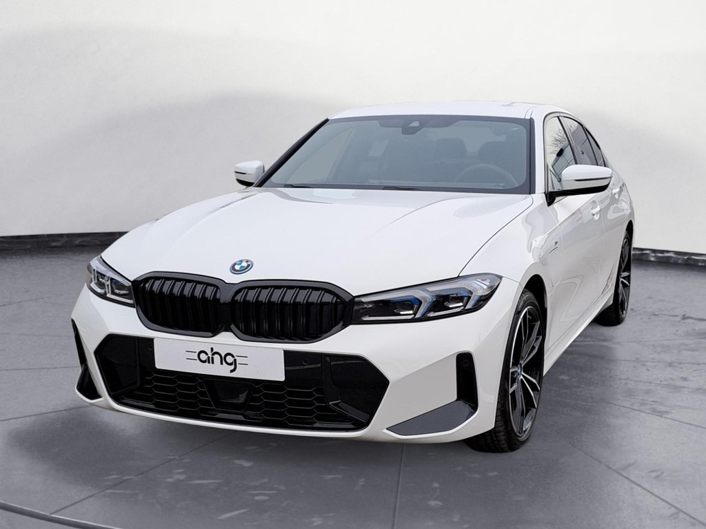 BMW 3 Serie 330 M-Sport xDrive Sedan 330e