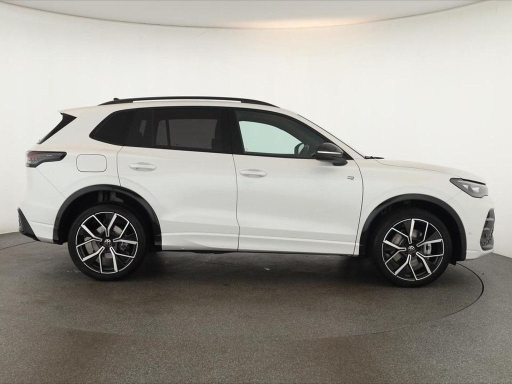 Volkswagen Tiguan DSG R-Line IQ.Drive 2.0 TSI