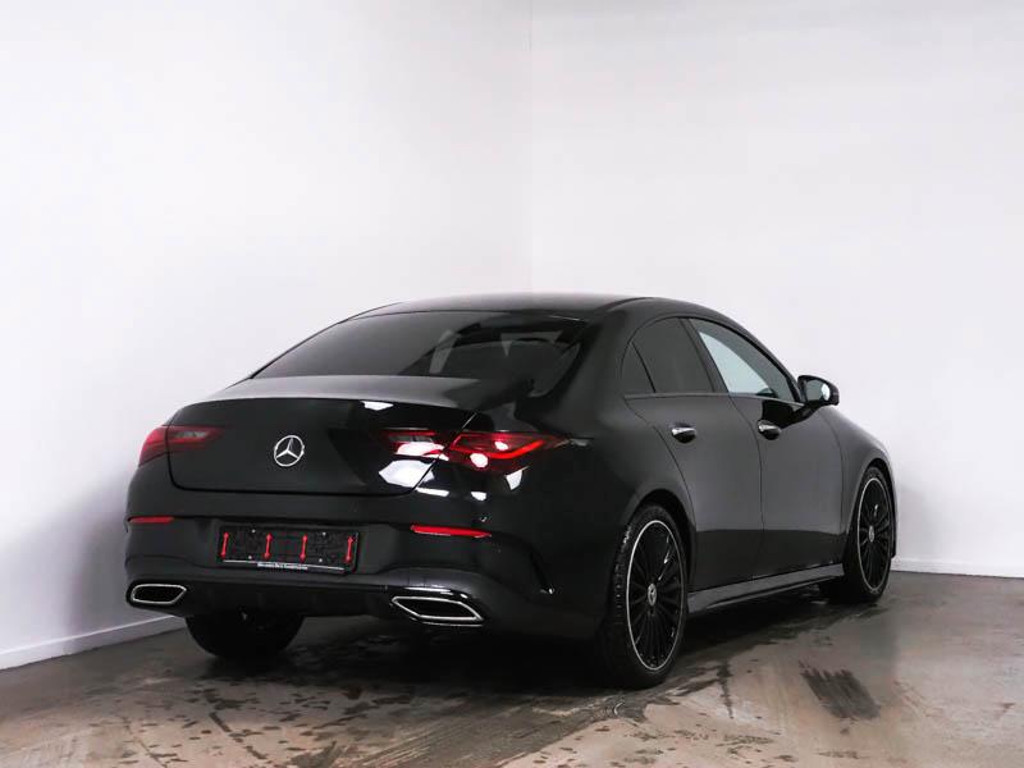 Mercedes-Benz CLA-Klasse CLA 200 AMG Line Coupé