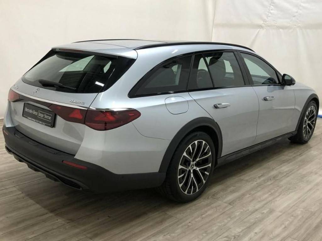 Mercedes-Benz E-Klasse E 300 4MATIC AVANTGARDE E 300 de
