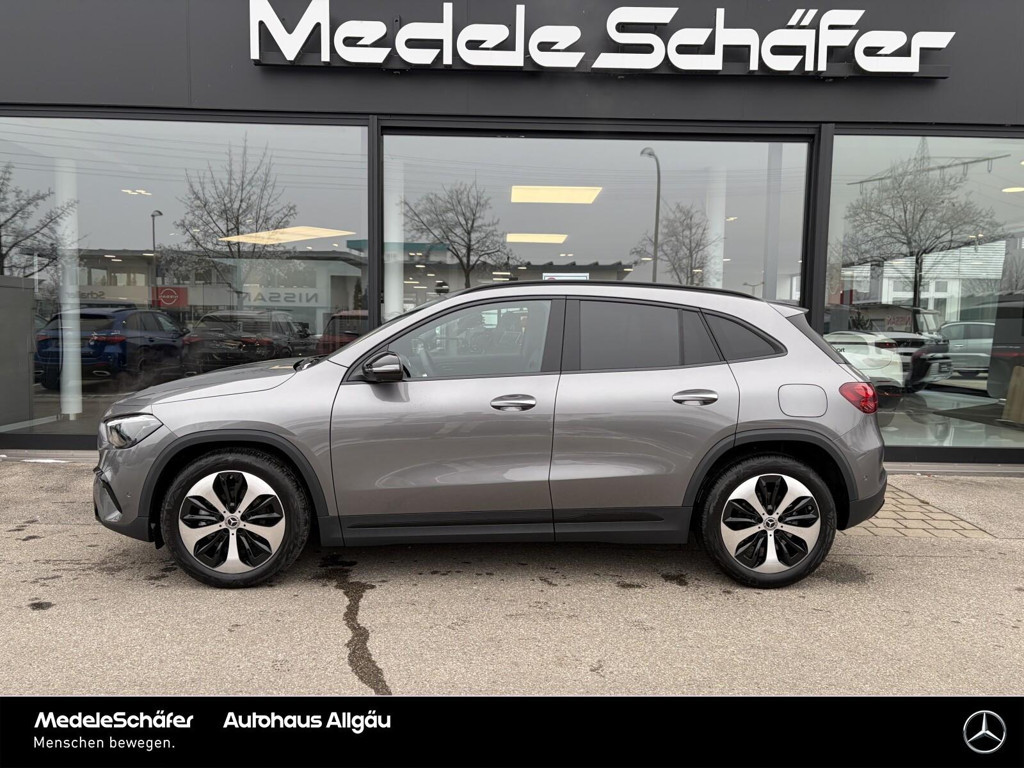 Mercedes-Benz GLA-Klasse GLA 200 Night AHK Distro Keyless Led 360° Ambi