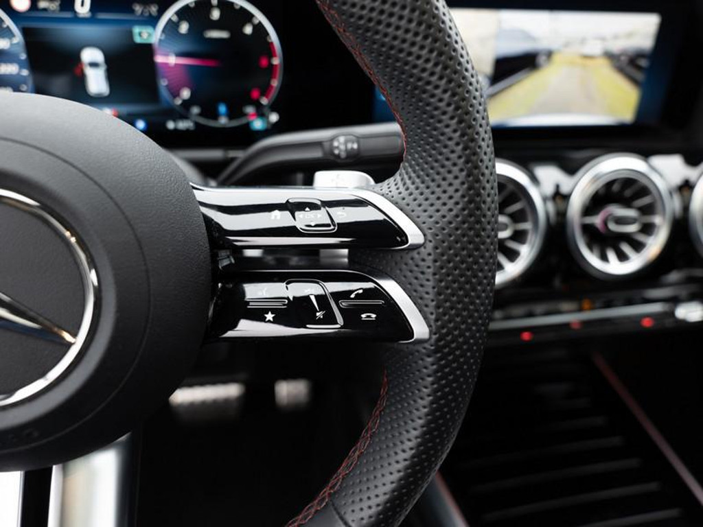 Mercedes-Benz GLA-Klasse GLA 220 4MATIC AMG Line Sport Edition Sportpakket GLA 220 d