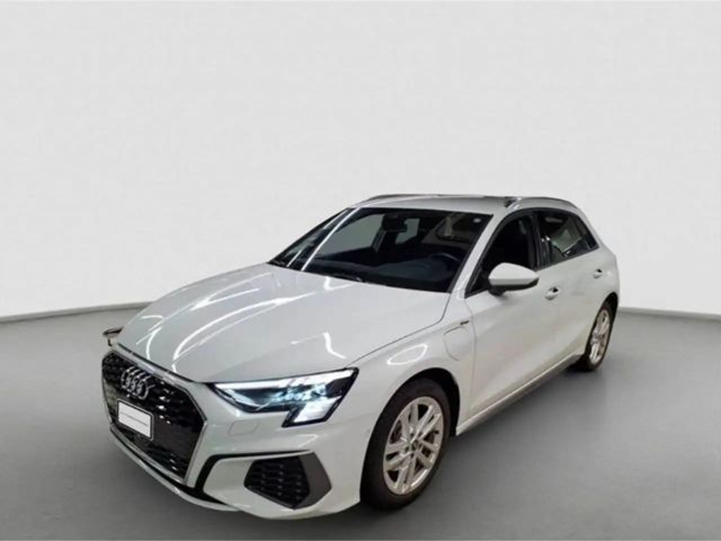Audi A3 Sedan S-Line Hybride