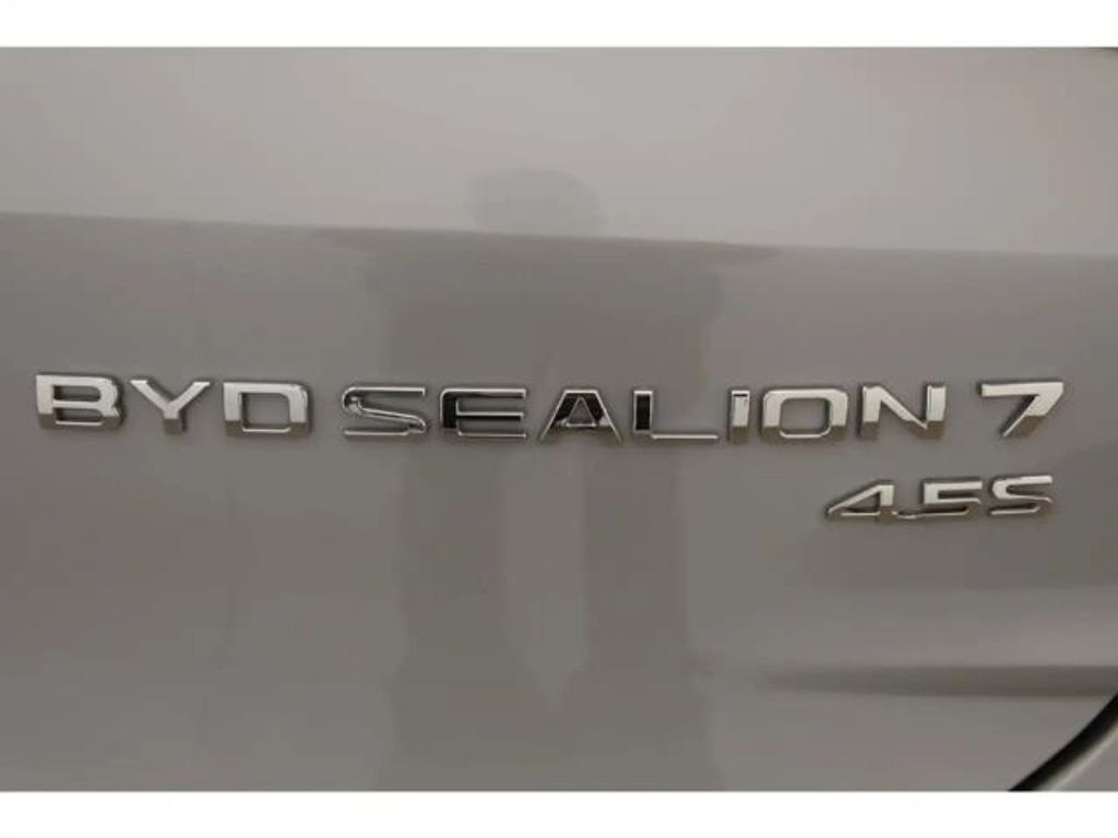 BYD Sealion 7
