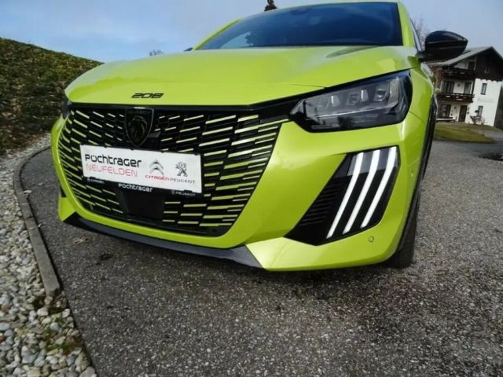 Peugeot e-208