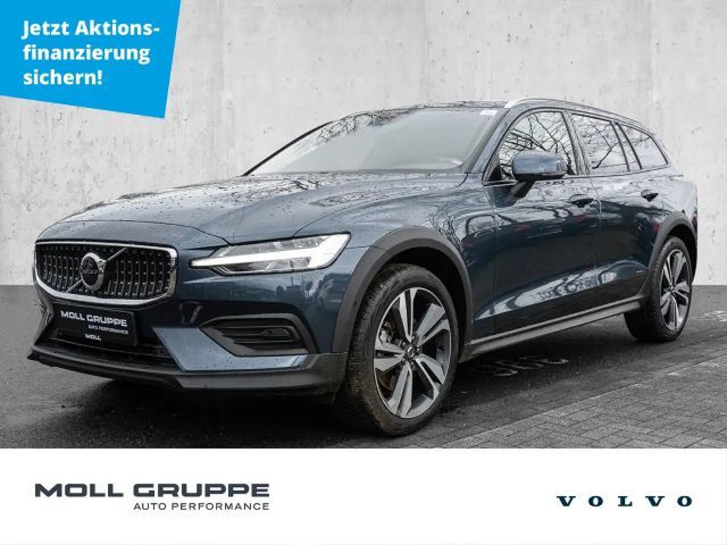 Volvo V60 Cross Country AWD Plus