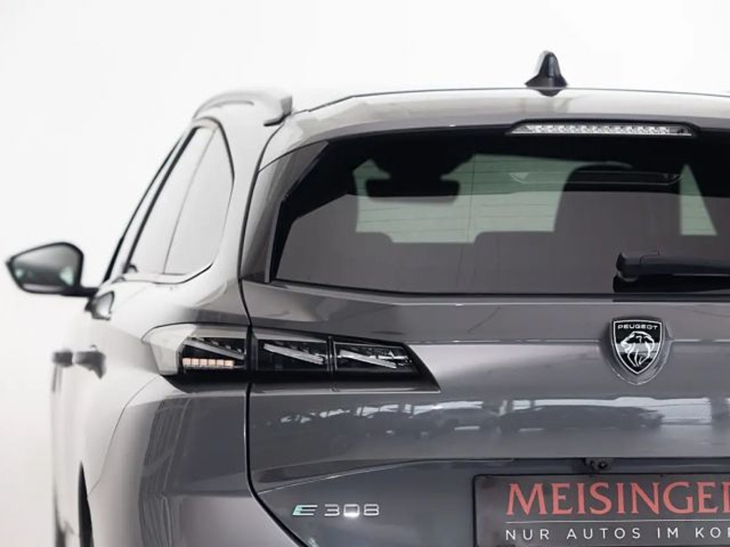 Peugeot e-308