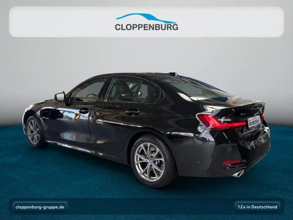 BMW 3 Serie 330 xDrive Advantage pakket Sedan 330e