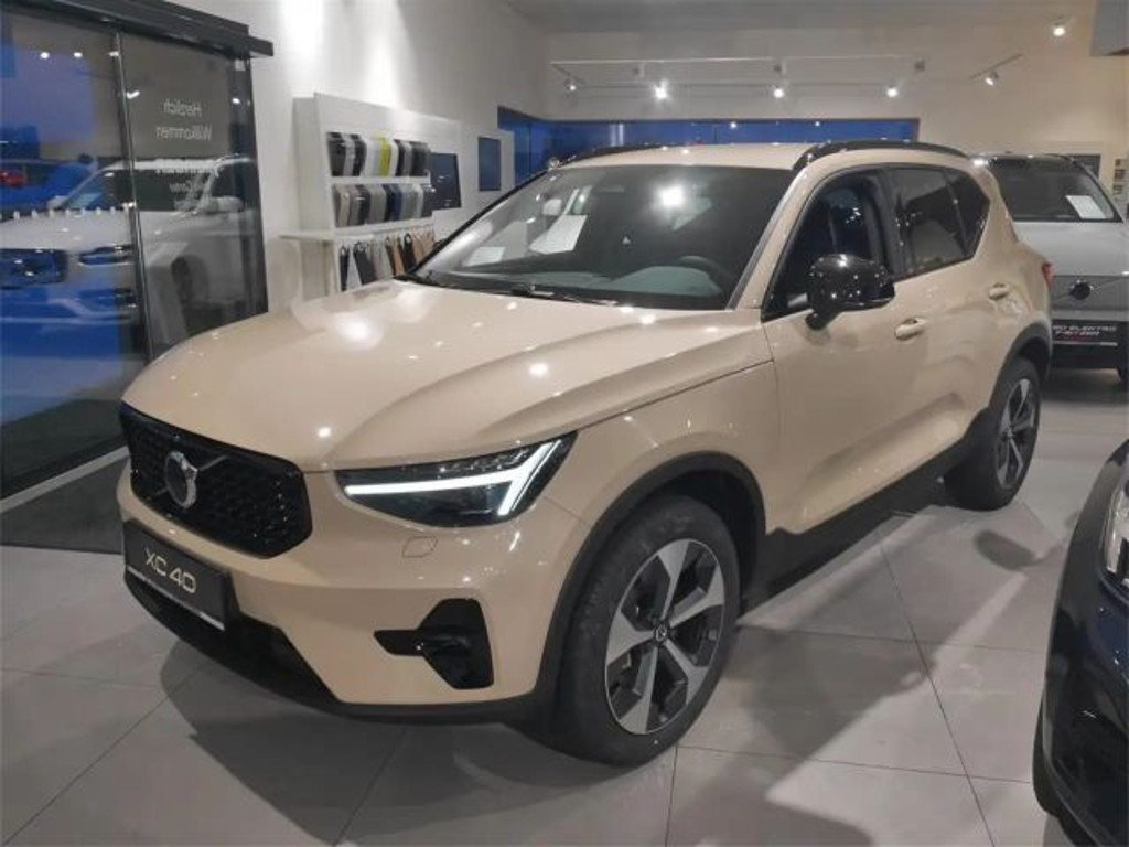 Volvo XC40 Plus Dark