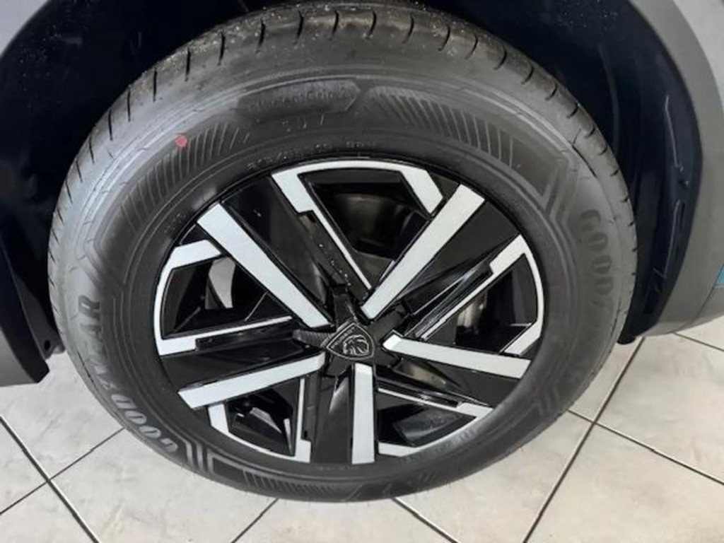 Peugeot 2008 Style Hybrid