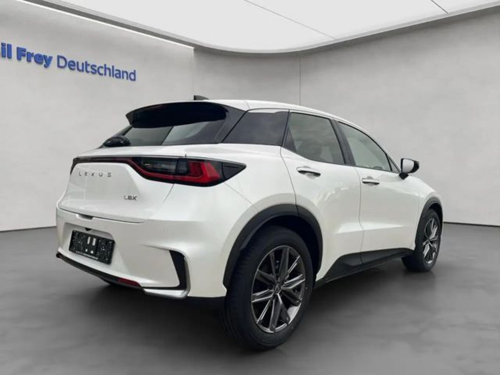Lexus LBX