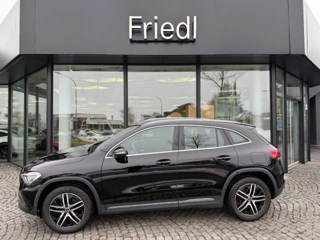 Mercedes-Benz GLA-Klasse GLA 180 Progr. AHK, LED, Kamera, Easy Pack
