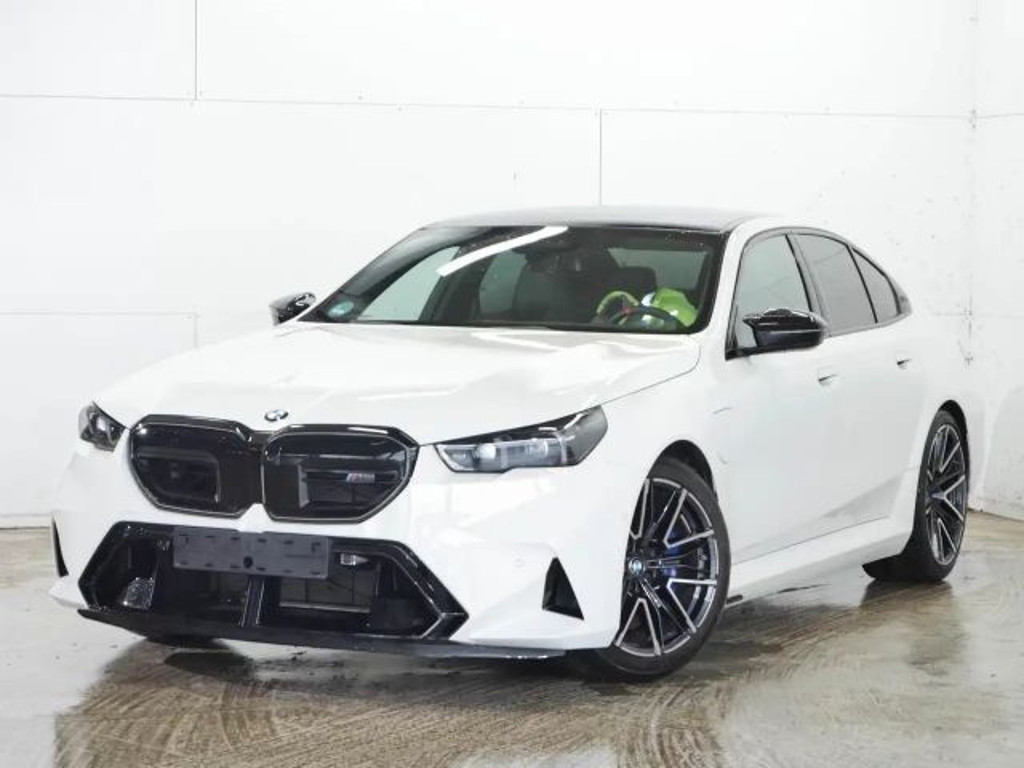 BMW M5 Sedan