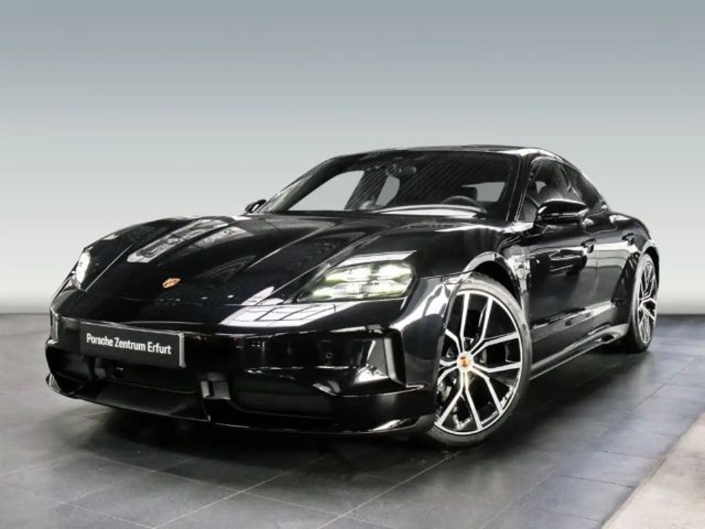 Porsche Taycan Black Edition 4