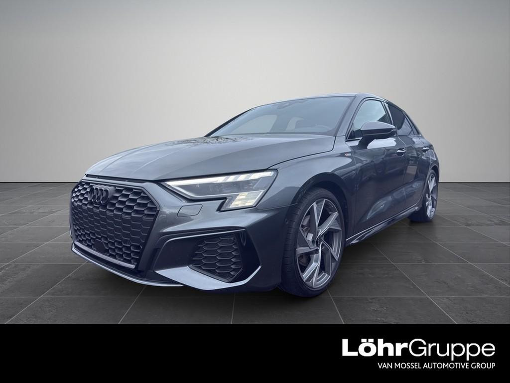 Audi A3 Sportback Sedan S-Line 35 TFSI