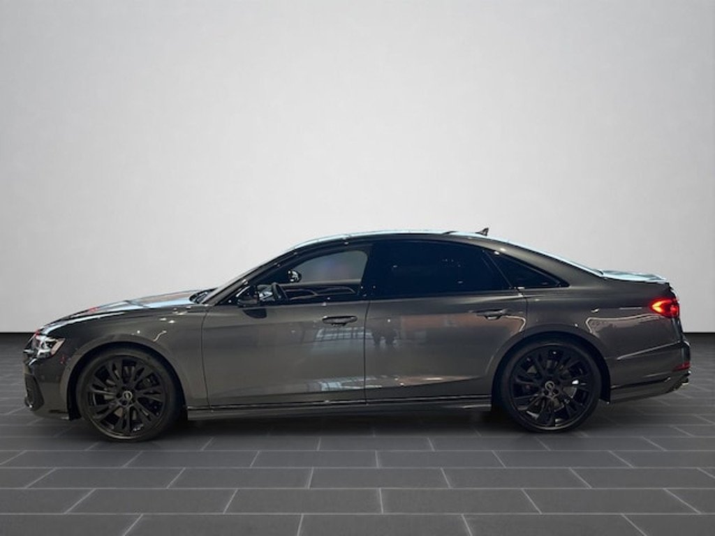 Audi S8