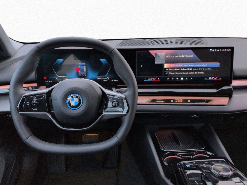 BMW i5