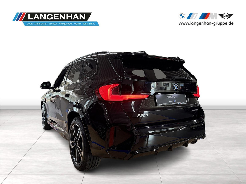 BMW iX1