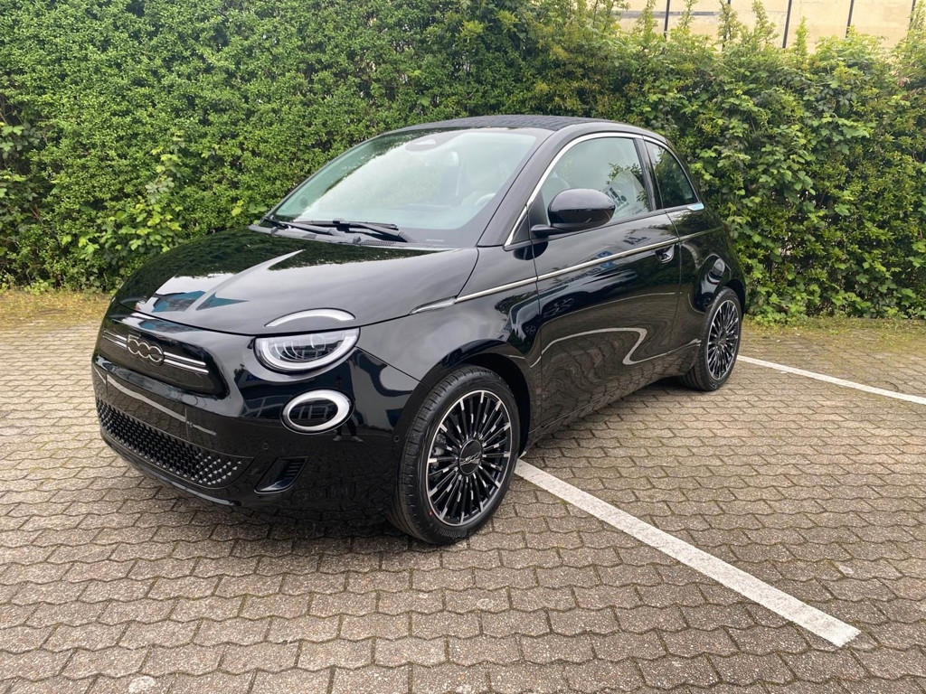 Fiat 500e La Prima by Bocelli