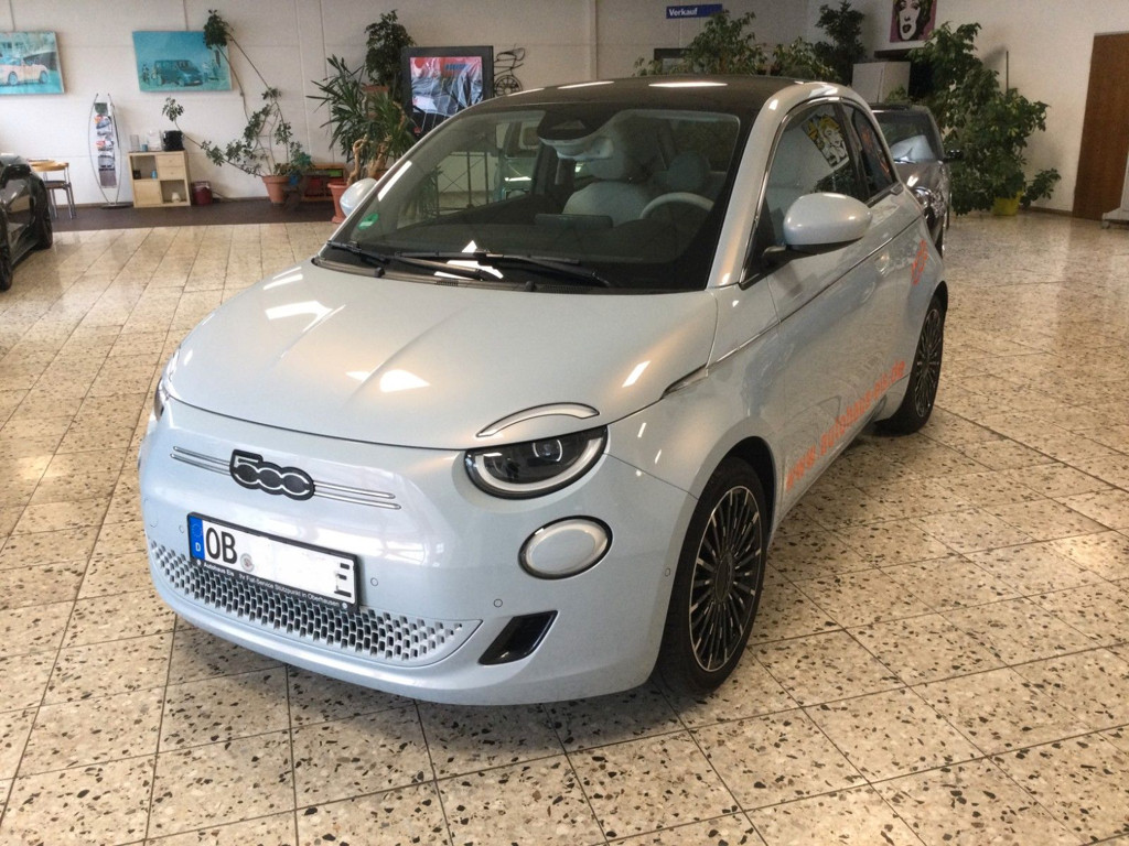 Fiat 500e La Prima