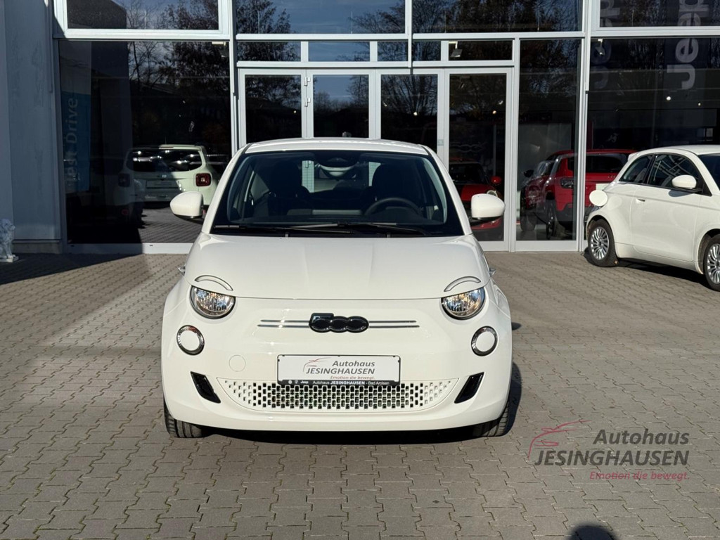 Fiat 500e +Klimaaut.+Tempomat+Spurhalte.+Schildererke