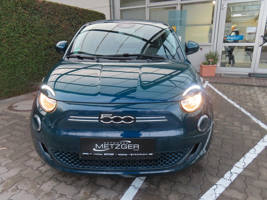 Fiat 500e Base 42kWh *Sitzheizung+PDC V/H+Kamera H*