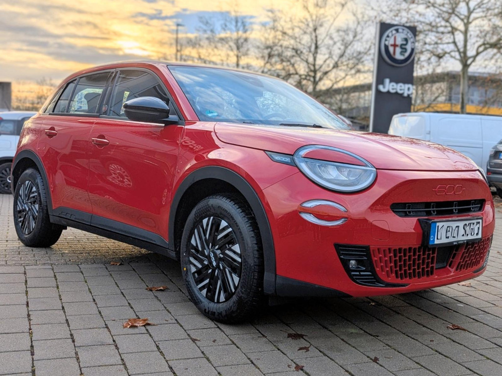 Fiat 600e Red  CarPlay  52KW/h sofort     NP.37.680,-