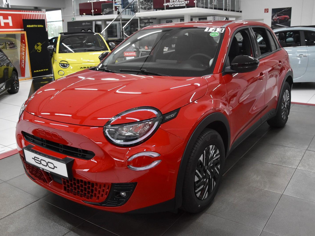 Fiat 600e Red PDC CarPlay  NP.37.680,-