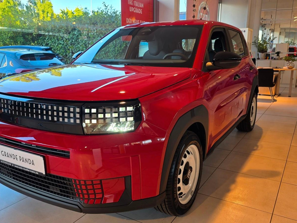 Fiat Grande Panda "RED" 44 kWh - LED, CarPlay, PDC