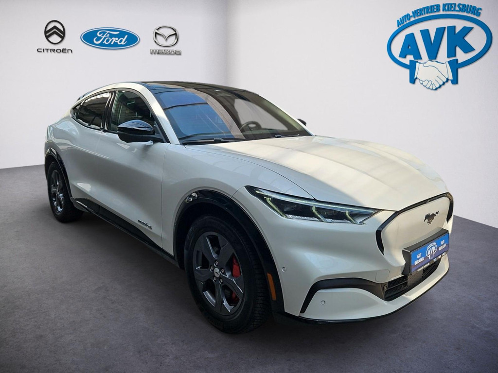 Ford Mustang Mach-E AWD Standard range