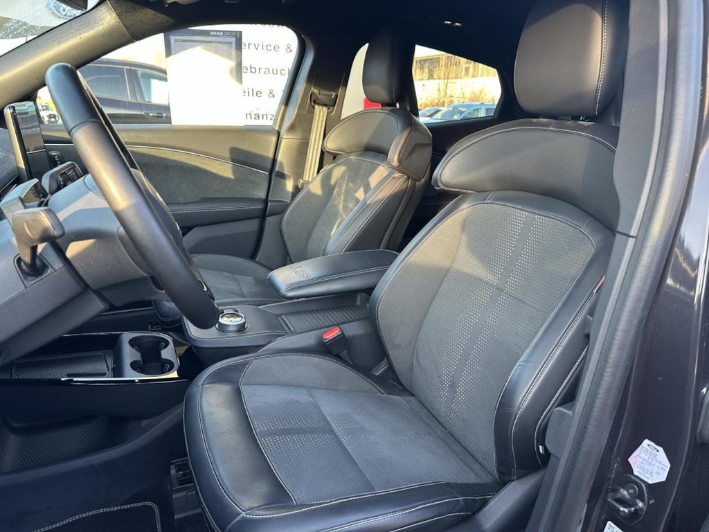 Ford Mustang Mach-E AWD GT