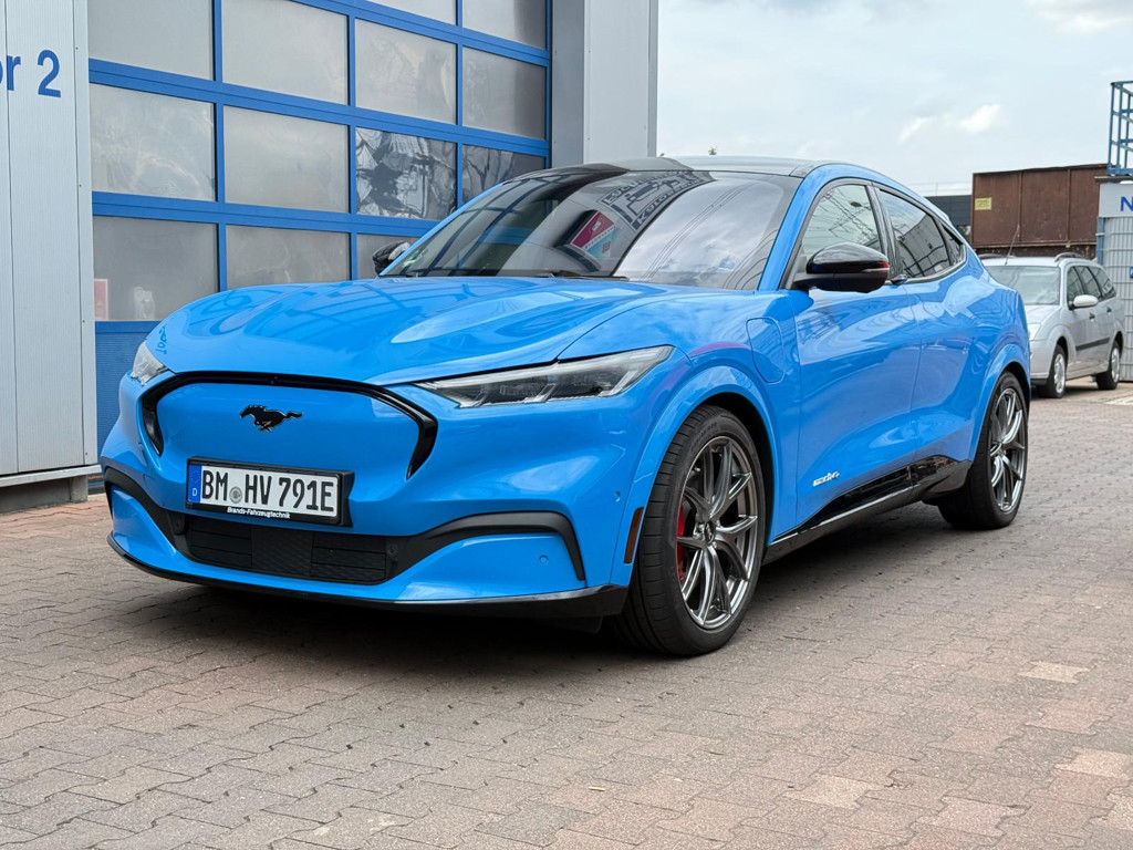 Ford Mustang Mach-E AWD Premium