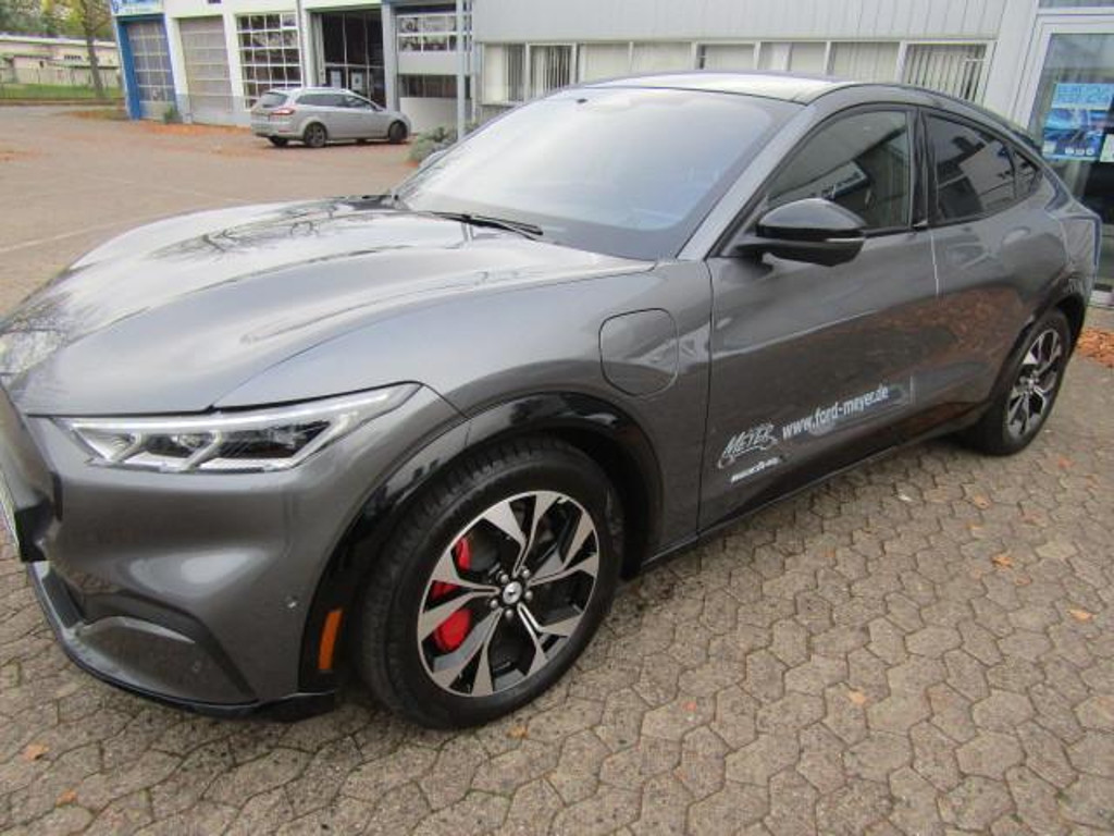 Ford Mustang Mach-E AWD Premium