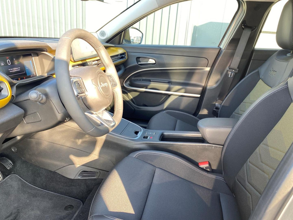 Jeep Avenger Summit Full-Electric