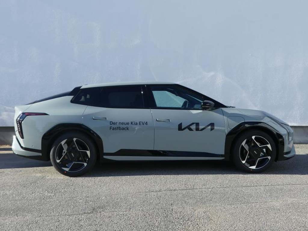 Kia EV4