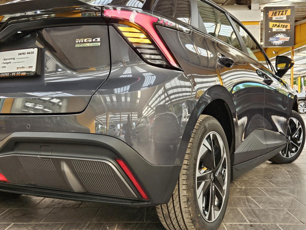 MG MG4