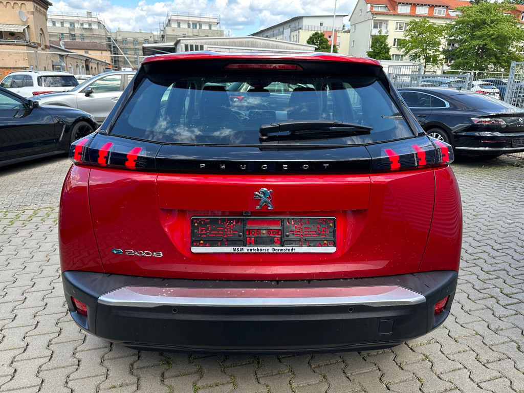 Peugeot e-2008