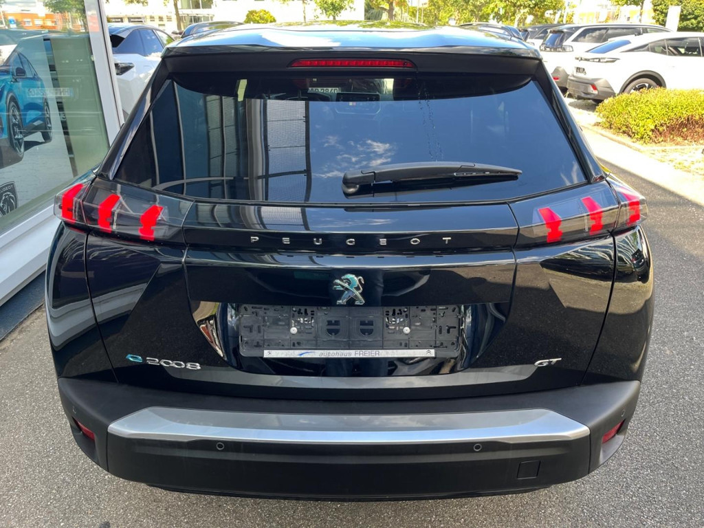 Peugeot e-2008