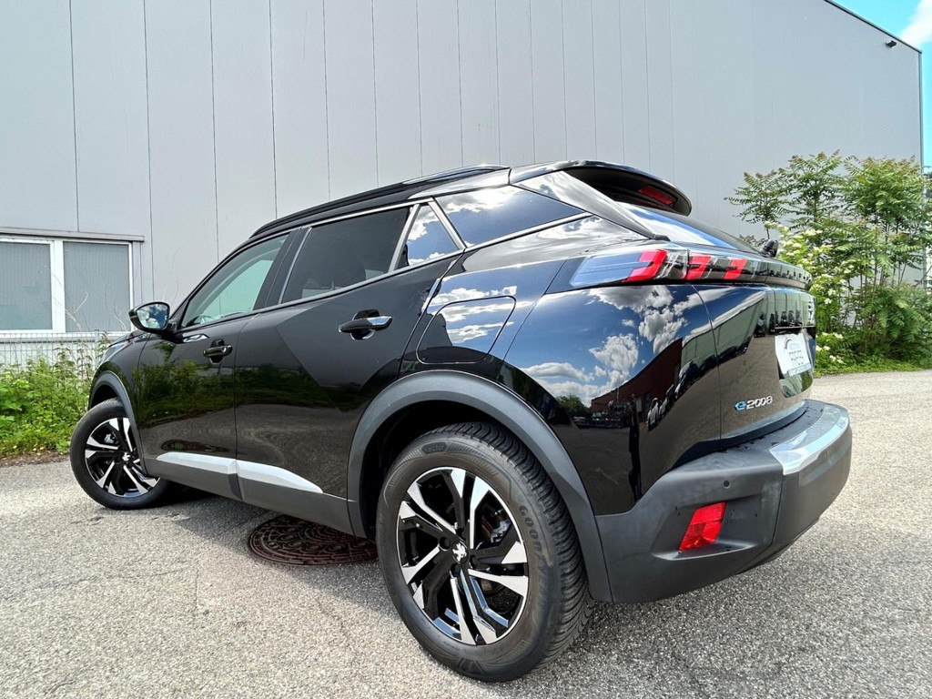 Peugeot e-2008