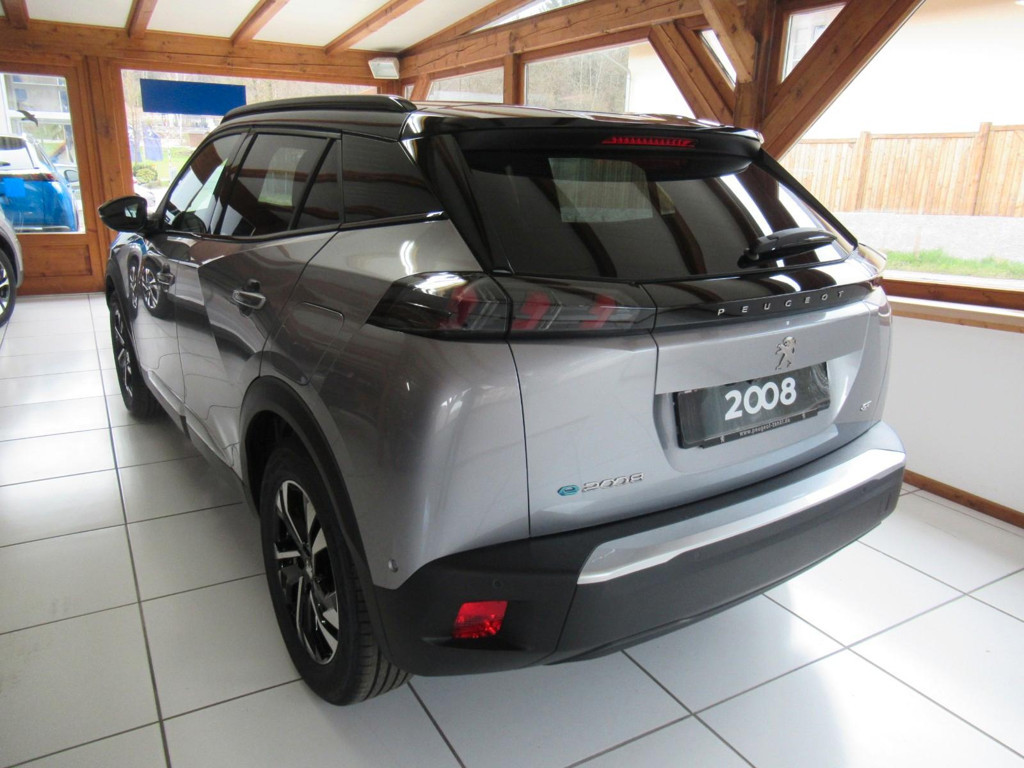 Peugeot e-2008