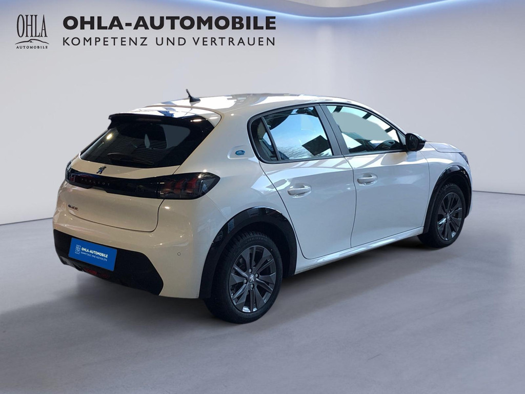 Peugeot e-208