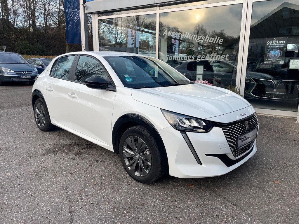 Peugeot e-208 Elektro "Active-Pack" (Navi, Sitzheizung)