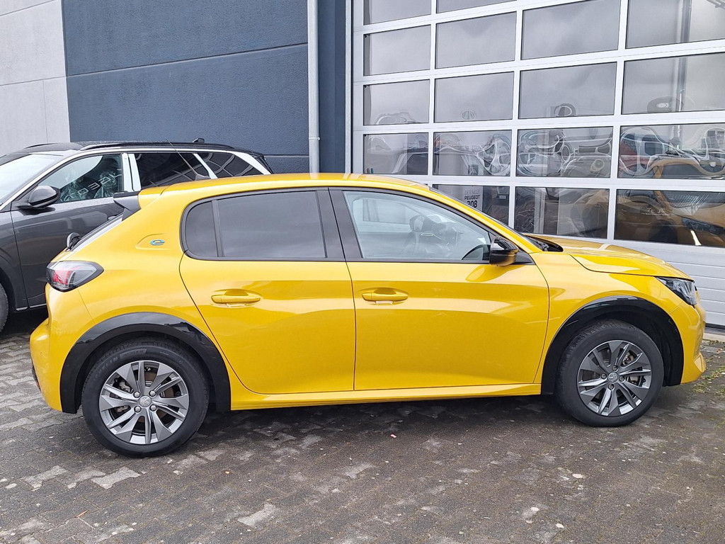 Peugeot e-208